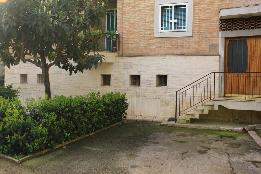 B&B Il Giardino In Citta - Parcheggio Privato Gratuito Foggia Luaran gambar
