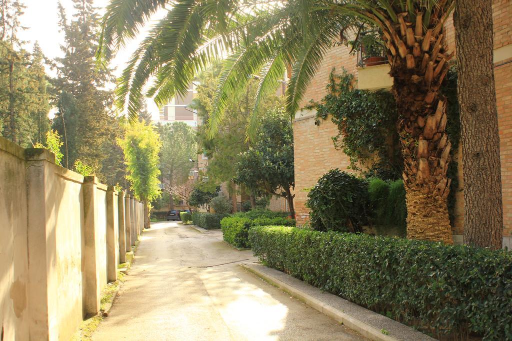 B&B Il Giardino In Citta - Parcheggio Privato Gratuito Foggia Luaran gambar