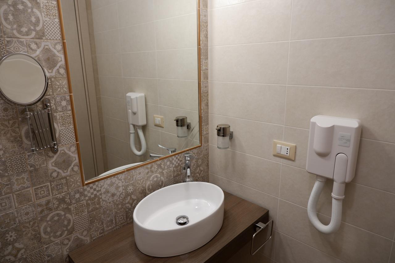 B&B Il Giardino In Citta - Parcheggio Privato Gratuito Foggia Luaran gambar